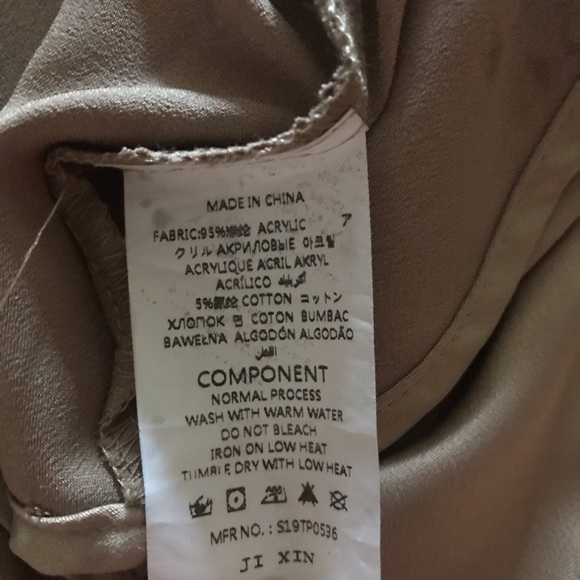 New irregular shoulder ruffle trench top. Small - Picture 8 of 8